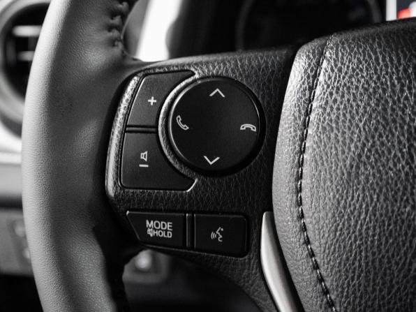 Toyota RAV4 IV (XA40) Рестайлинг с пробегом 2017 года, цена 2 895 000 рублей, 112705 км, внедорожник, Автокод Объявления