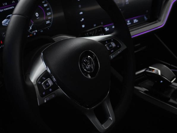 Volkswagen Touareg III с пробегом 2018 года, цена 4 790 055 рублей, 102948 км, внедорожник, Автокод Объявления