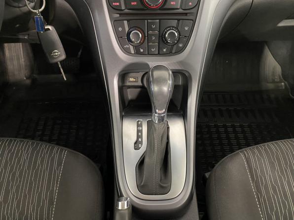 Opel Astra J Рестайлинг с пробегом 2013 года, цена 949 000 рублей, 94363 км, седан, Автокод Объявления