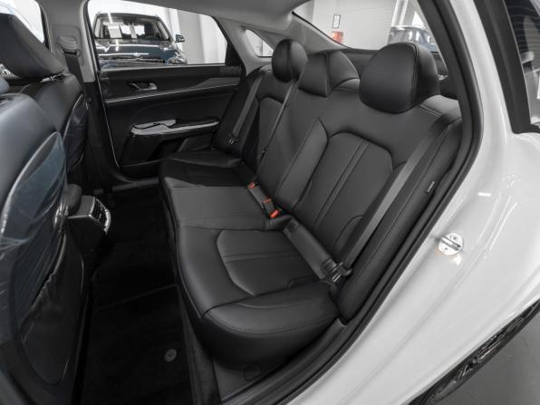Kia K5 III Рестайлинг с пробегом 2026 года, цена 4 900 000 рублей, 15 км, седан, Автокод Объявления