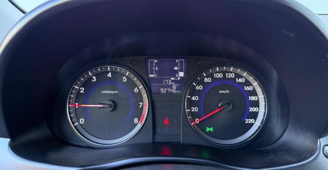 Hyundai Solaris I Рестайлинг с пробегом 2015 года, цена 950 000 рублей, 92745 км, седан, Автокод Объявления