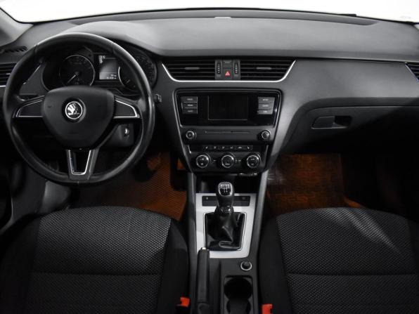 Skoda Octavia III (A7) с пробегом 2016 года, цена 920 000 рублей, 261030 км, лифтбек, Автокод Объявления