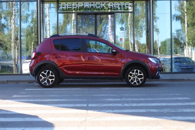 Renault Sandero II Рестайлинг с пробегом 2021 года, цена 1 425 000 рублей, 47386 км, хэтчбек, Автокод Объявления