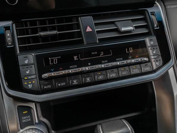 Toyota Land Cruiser 300 Series с пробегом 2023 года, цена 11 950 000 рублей, 89134 км, внедорожник, Автокод Объявления