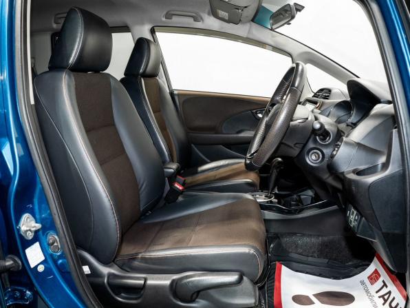Honda Fit Shuttle I Рестайлинг с пробегом 2013 года, цена 1 060 000 рублей, 144000 км, универсал, Автокод Объявления