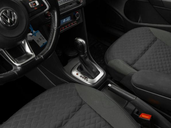 Volkswagen Polo V Рестайлинг с пробегом 2019 года, цена 1 250 000 рублей, 162019 км, седан, Автокод Объявления