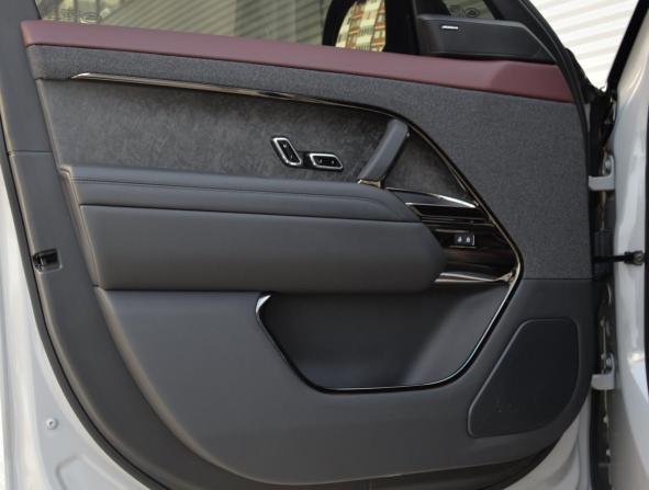 Land Rover Range Rover Sport III с пробегом 2023 года, цена 17 990 000 рублей, 28121 км, внедорожник, Автокод Объявления