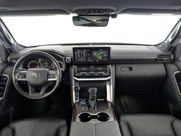 Toyota Land Cruiser 300 Series с пробегом 2022 года, цена 9 990 000 рублей, 57894 км, внедорожник, Автокод Объявления