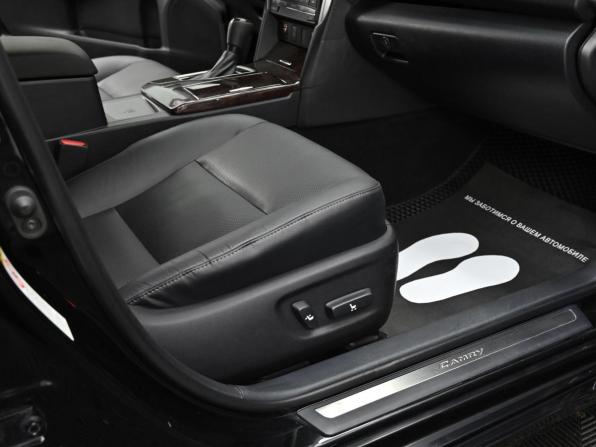 Toyota Camry VII (XV50) Рестайлинг 2 с пробегом 2017 года, цена 1 849 000 рублей, 233000 км, седан, Автокод Объявления