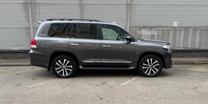 Toyota Land Cruiser 200 Series Рестайлинг 2 с пробегом 2019 года, цена 6 479 000 рублей, 190380 км, внедорожник, Автокод Объявления