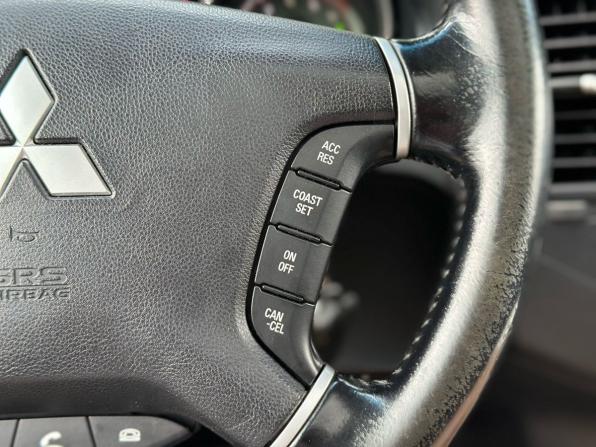 Mitsubishi Pajero IV Рестайлинг 1 с пробегом 2012 года, цена 1 830 000 рублей, 323295 км, внедорожник, Автокод Объявления