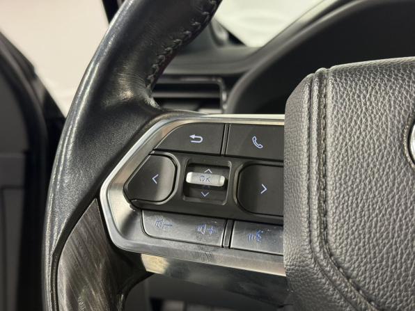 Toyota Land Cruiser 300 Series с пробегом 2021 года, цена 10 800 000 рублей, 109867 км, внедорожник, Автокод Объявления