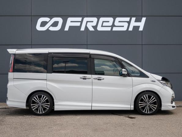 Honda Stepwgn V с пробегом 2015 года, цена 2 170 000 рублей, 114052 км, минивэн, Автокод Объявления