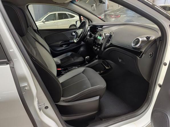 Renault Kaptur I Рестайлинг с пробегом 2021 года, цена 1 565 000 рублей, 76245 км, внедорожник, Автокод Объявления