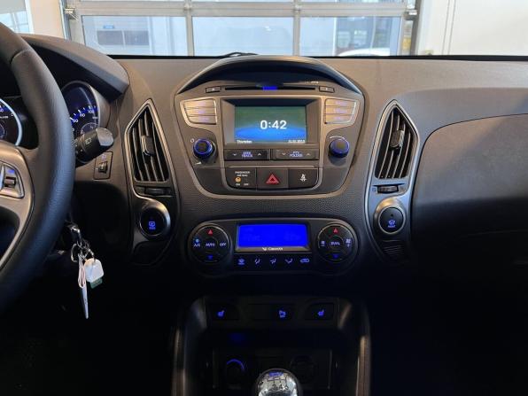 Hyundai ix35 I Рестайлинг с пробегом 2014 года, цена 1 100 000 рублей, 261826 км, внедорожник, Автокод Объявления