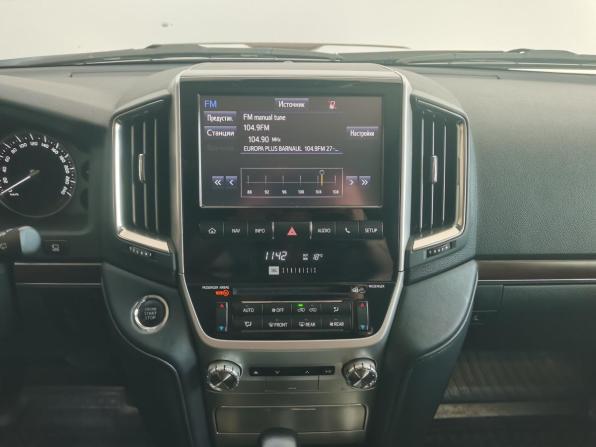 Toyota Land Cruiser 200 Series Рестайлинг 2 с пробегом 2017 года, цена 6 790 000 рублей, 221575 км, внедорожник, Автокод Объявления