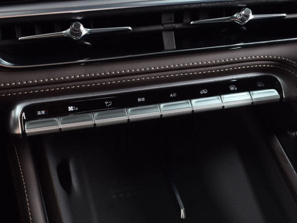 Geely Monjaro I Рестайлинг 2 с пробегом 2026 года, цена 3 989 995 рублей, 21 км, внедорожник, Автокод Объявления