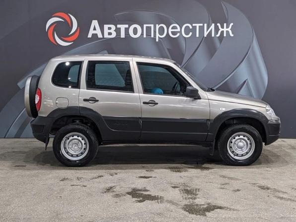 Chevrolet Niva I Рестайлинг с пробегом 2019 года, цена 720 000 рублей, 83000 км, внедорожник, Автокод Объявления