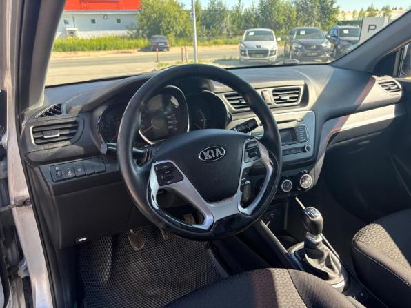Kia Rio III Рестайлинг с пробегом 2015 года, цена 900 000 рублей, 198758 км, хэтчбек, Автокод Объявления