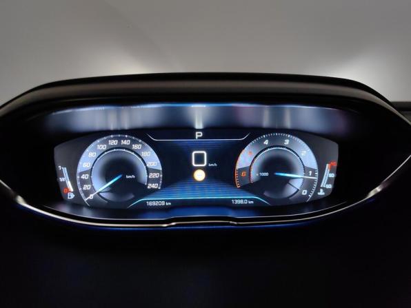 Peugeot 3008 II с пробегом 2019 года, цена 1 598 000 рублей, 168000 км, внедорожник, Автокод Объявления
