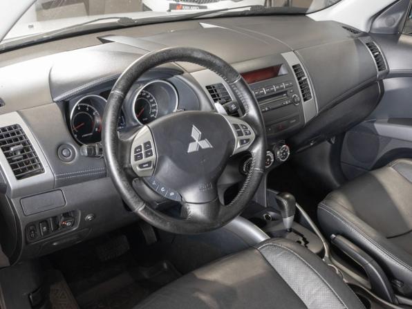 Mitsubishi Outlander II Рестайлинг с пробегом 2012 года, цена 1 003 000 рублей, 314274 км, внедорожник, Автокод Объявления
