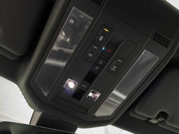 Volkswagen Touareg III с пробегом 2021 года, цена 5 380 000 рублей, 124168 км, внедорожник, Автокод Объявления