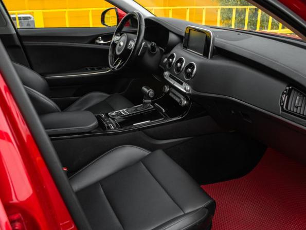 Kia Stinger I с пробегом 2018 года, цена 2 100 000 рублей, 163951 км, лифтбек, Автокод Объявления
