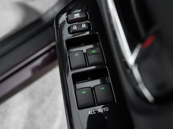 Toyota Wish II Рестайлинг с пробегом 2012 года, цена 1 339 500 рублей, 127250 км, минивэн, Автокод Объявления