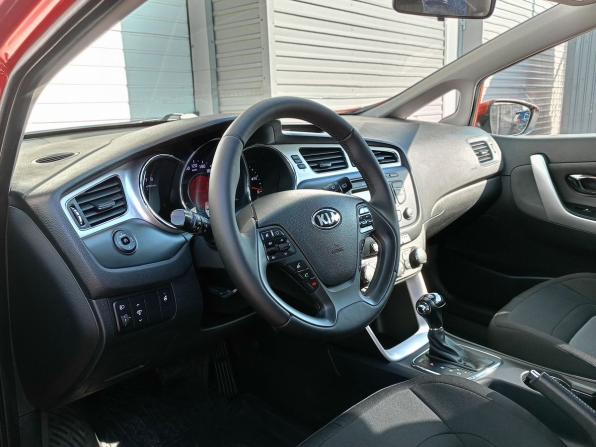 Kia Ceed II с пробегом 2012 года, цена 977 000 рублей, 182000 км, хэтчбек, Автокод Объявления