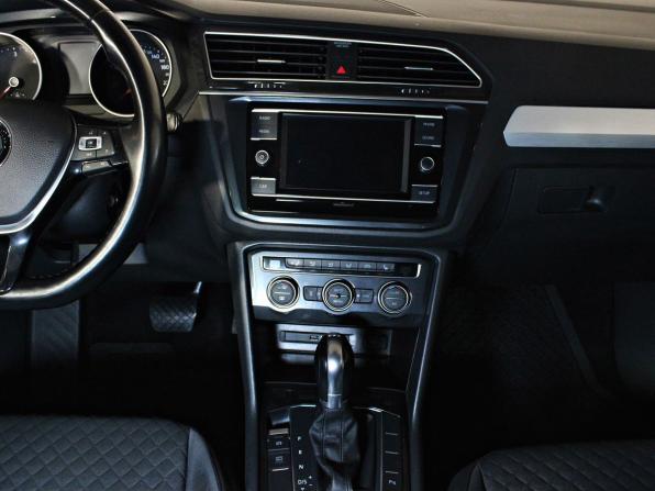 Volkswagen Tiguan II с пробегом 2018 года, цена 2 457 000 рублей, 168205 км, внедорожник, Автокод Объявления