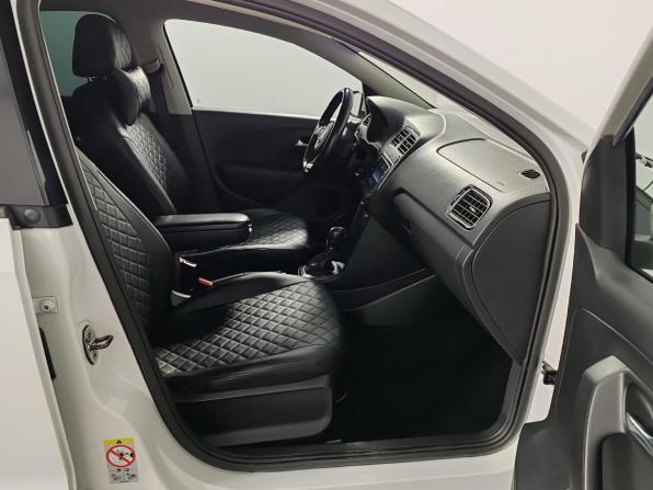 Volkswagen Polo V Рестайлинг с пробегом 2019 года, цена 1 175 000 рублей, 112007 км, седан, Автокод Объявления
