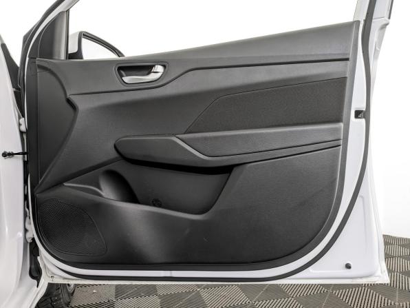 Hyundai Solaris II Рестайлинг с пробегом 2022 года, цена 1 690 000 рублей, 49356 км, седан, Автокод Объявления