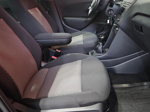 Volkswagen Polo V с пробегом 2015 года, цена 1 049 000 рублей, 70965 км, седан, Автокод Объявления