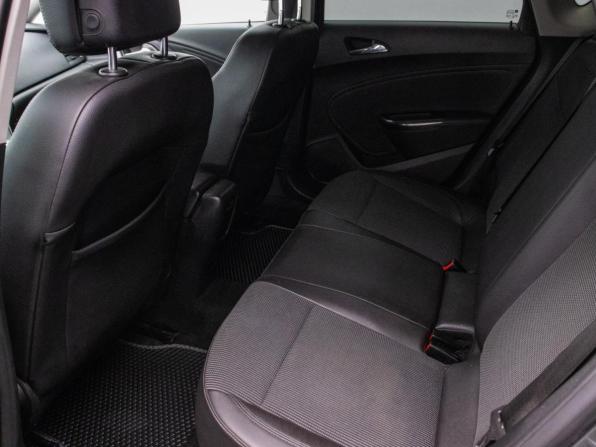 Opel Astra J с пробегом 2011 года, цена 670 000 рублей, 232307 км, хэтчбек, Автокод Объявления