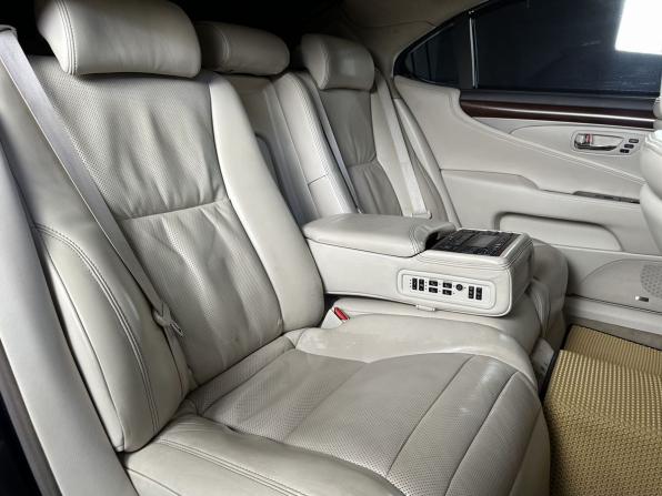Lexus LS IV Рестайлинг 2 с пробегом 2012 года, цена 1 990 000 рублей, 243589 км, седан, Автокод Объявления