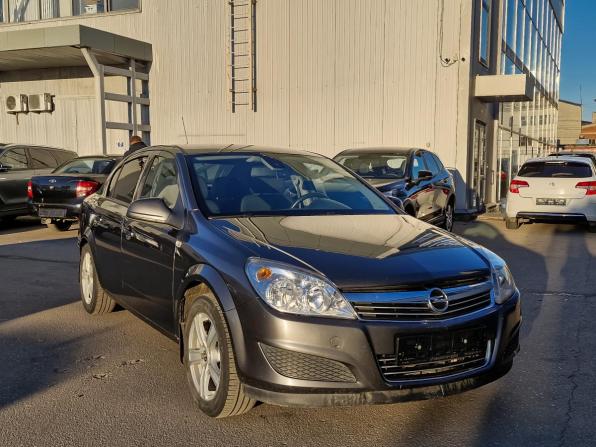 Opel Astra H Рестайлинг с пробегом 2011 года, цена 515 000 рублей, 172161 км, седан, Автокод Объявления