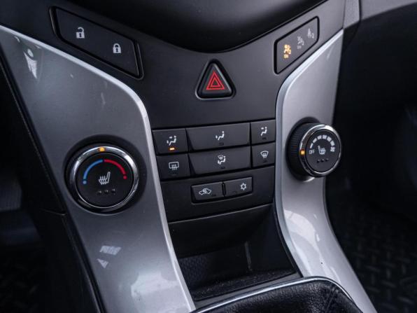 Chevrolet Cruze I Рестайлинг с пробегом 2014 года, цена 869 000 рублей, 210826 км, хэтчбек, Автокод Объявления