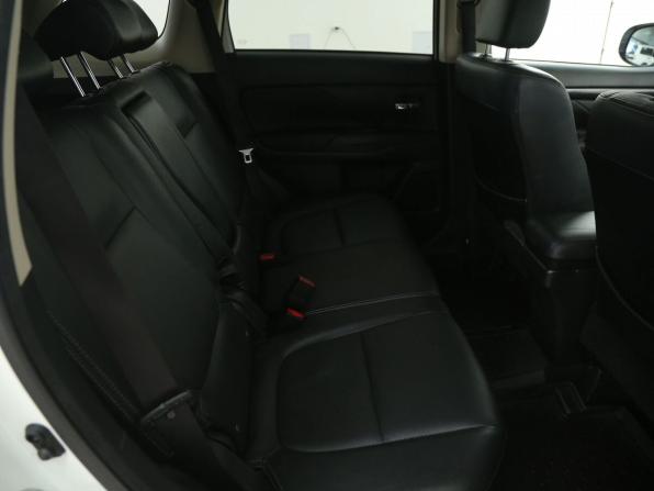 Mitsubishi Outlander III Рестайлинг 2 с пробегом 2017 года, цена 2 228 000 рублей, 183000 км, внедорожник, Автокод Объявления