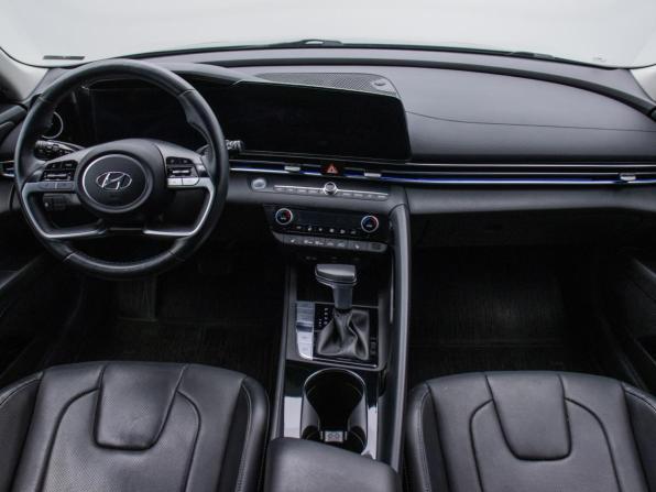 Hyundai Elantra VII (CN7) с пробегом 2022 года, цена 2 420 000 рублей, 42643 км, седан, Автокод Объявления