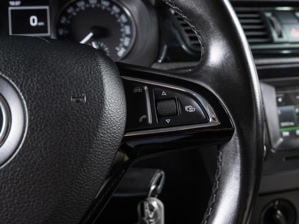 Skoda Rapid I с пробегом 2015 года, цена 999 000 рублей, 142665 км, лифтбек, Автокод Объявления