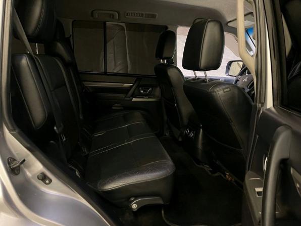 Mitsubishi Pajero IV Рестайлинг 1 с пробегом 2011 года, цена 1 799 000 рублей, 301938 км, внедорожник, Автокод Объявления