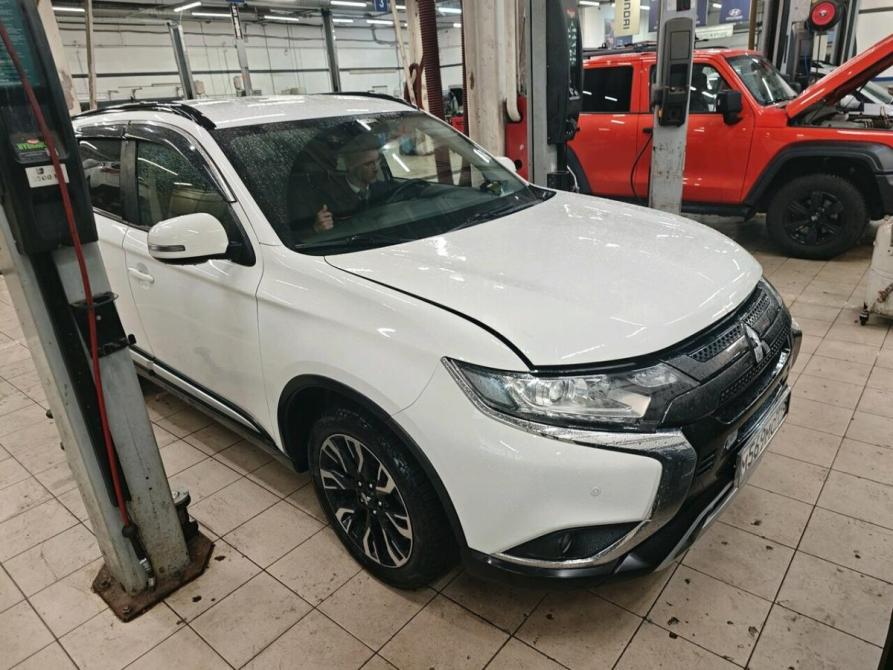 Mitsubishi Outlander III Рестайлинг 3 Санкт-Петербург  - изображение 3