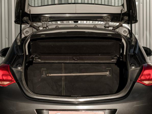 Opel Astra J с пробегом 2010 года, цена 750 000 рублей, 112238 км, хэтчбек, Автокод Объявления