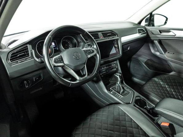 Volkswagen Tiguan II Рестайлинг с пробегом 2021 года, цена 2 579 700 рублей, 65190 км, внедорожник, Автокод Объявления