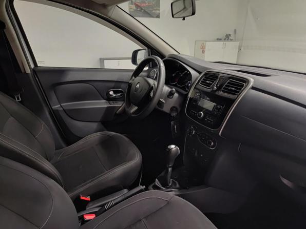 Renault Sandero II с пробегом 2017 года, цена 773 000 рублей, 245831 км, хэтчбек, Автокод Объявления