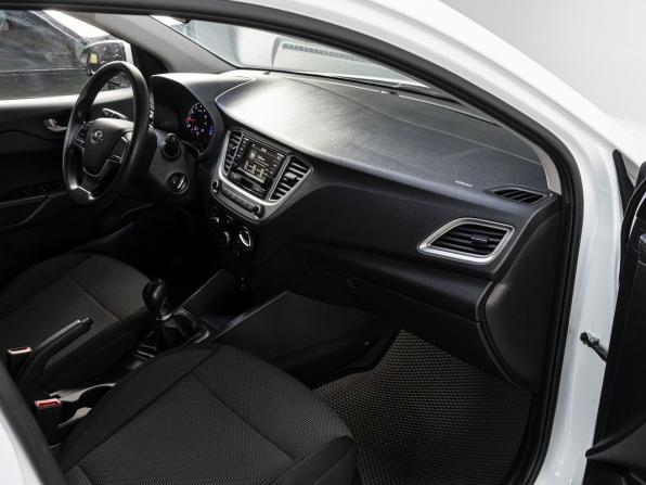 Hyundai Solaris II Рестайлинг с пробегом 2021 года, цена 1 490 000 рублей, 63190 км, седан, Автокод Объявления