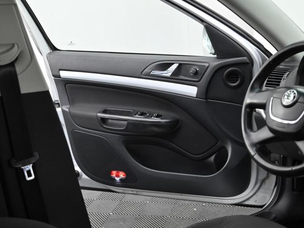 Skoda Octavia II (A5) Рестайлинг с пробегом 2009 года, цена 599 000 рублей, 279000 км, лифтбек, Автокод Объявления