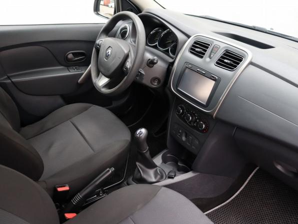 Renault Sandero II с пробегом 2018 года, цена 850 000 рублей, 88727 км, хэтчбек, Автокод Объявления