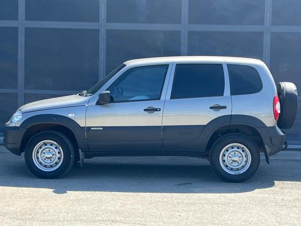 Chevrolet Niva I Рестайлинг с пробегом 2018 года, цена 770 000 рублей, 75909 км, внедорожник, Автокод Объявления