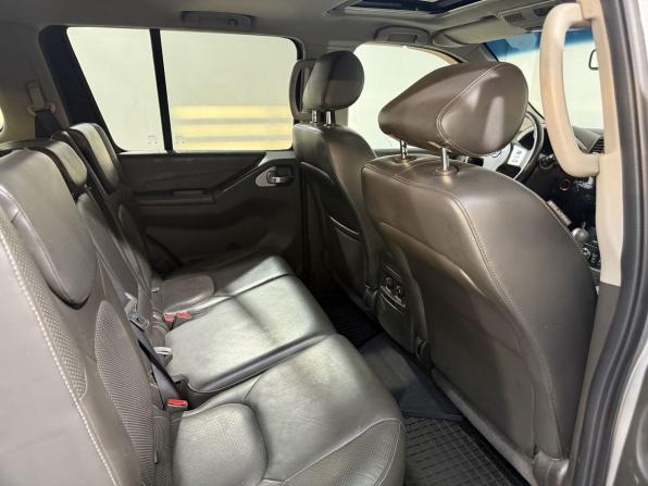 Nissan Pathfinder III Рестайлинг с пробегом 2010 года, цена 1 499 800 рублей, 227000 км, внедорожник, Автокод Объявления
